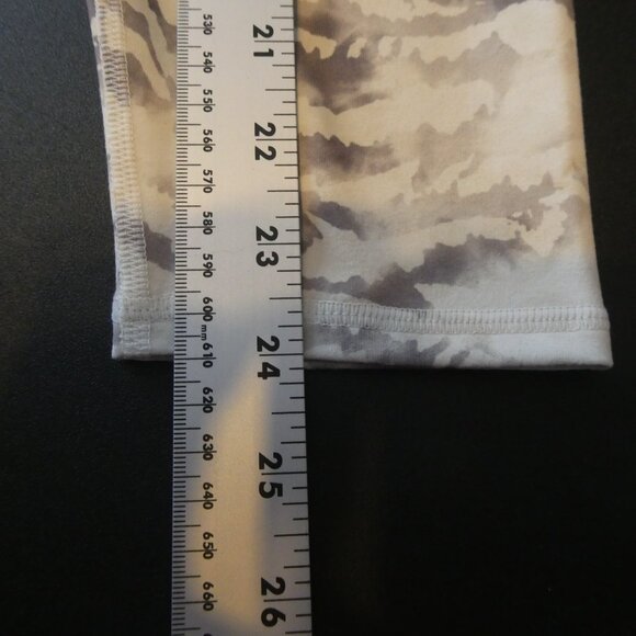 Fabletics Boost PowerHold High-Waisted 7/8 Leggings 26x24 Tiger Stripe Size M - Picture 9 of 9